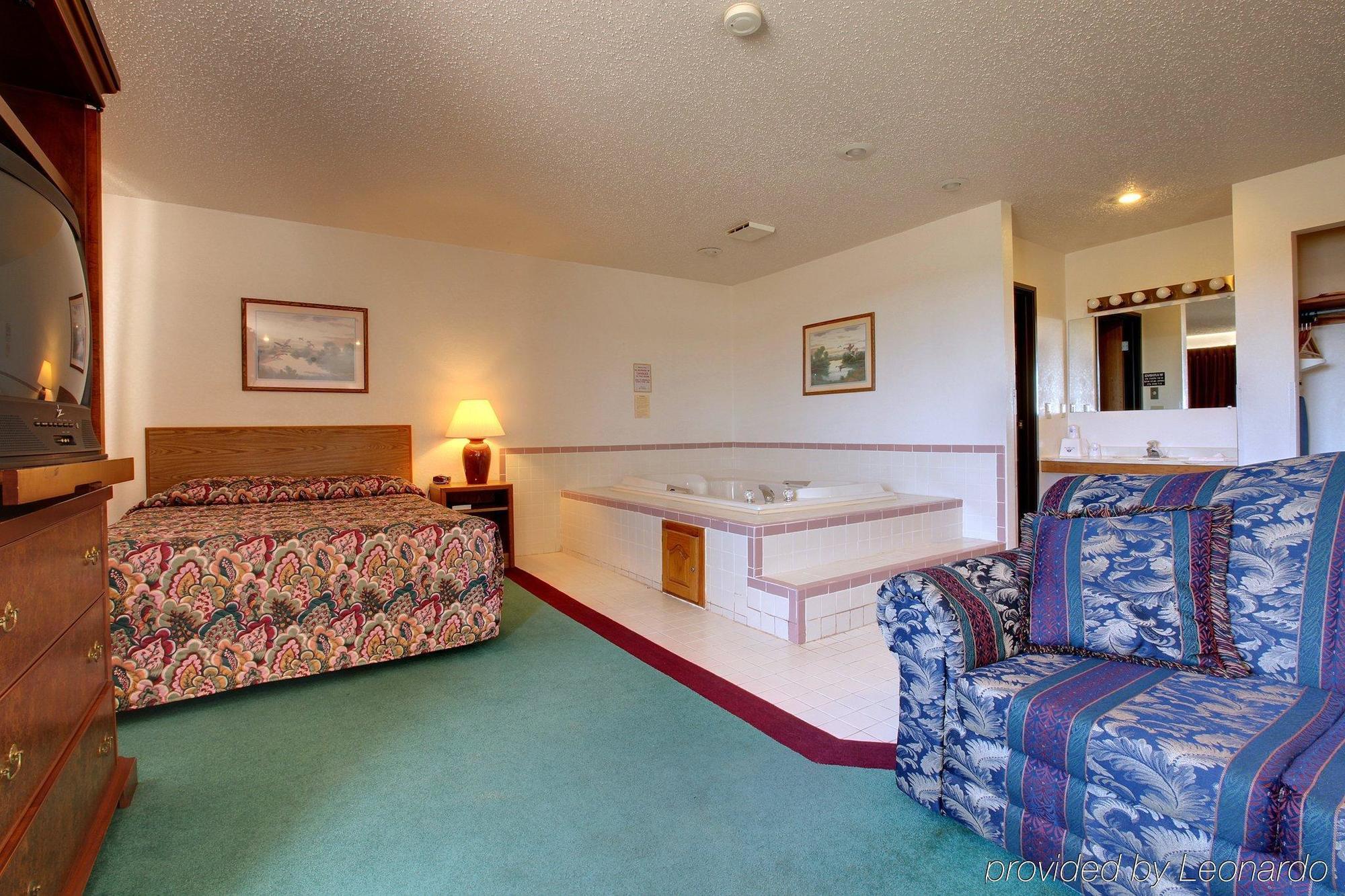 Americas Best Value Inn & Suites Cassville Roaring River Δωμάτιο φωτογραφία